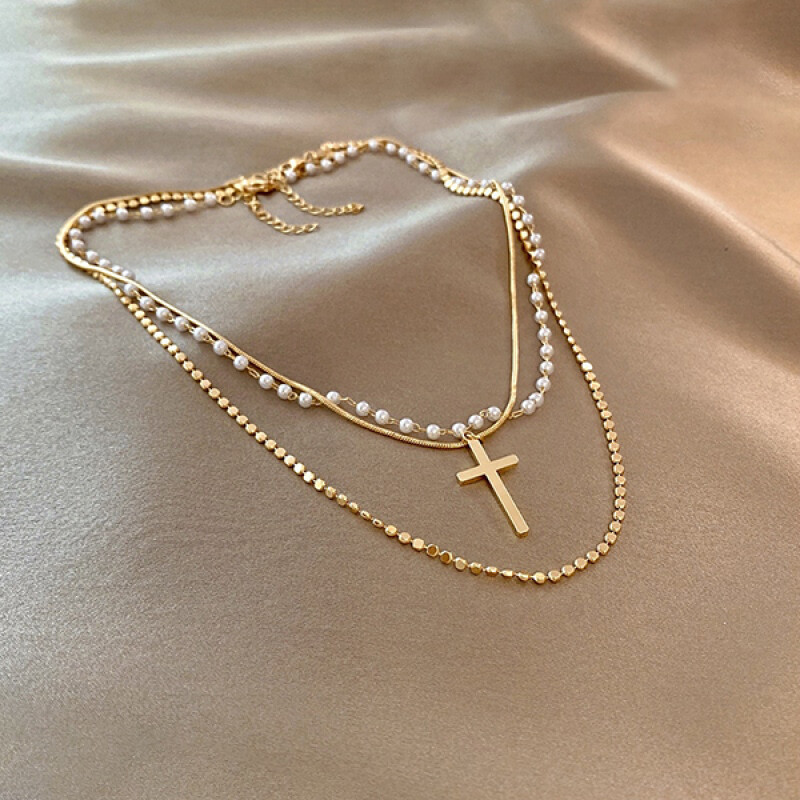 Korean Version of the Trendy Fashion Titanium Steel Necklace Female Retro Sex Heart Clavicle Chain Ins Wind Pendant.