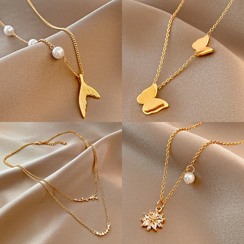 Korean Version of the Trendy Fashion Titanium Steel Necklace Female Retro Sex Heart Clavicle Chain Ins Wind Pendant.