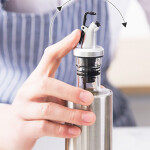 Kitchen Glass Bottle For Oil Stainless Steel Oil Bottle Leak-proof Vinegar Oil Cruet Storage Soy Sauce Dispenser Kitchen