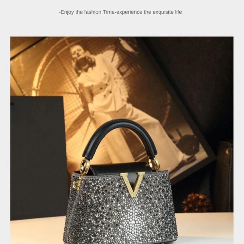 Luxury Fashion Diamonds Women's Handbags  New V Letter Small Shoulder Crossbody Bag Genuine Leather Messenger Shell Bags.